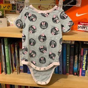 baby-gray Mini Mouse print short sleeve onesie